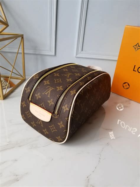 louis vuitton mens toiletry bag replica|louis vuitton dopp kit.